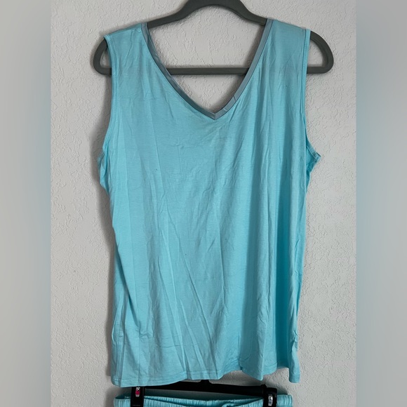 ***NWT*** TikTik Pajama Set - Picture 4 of 8